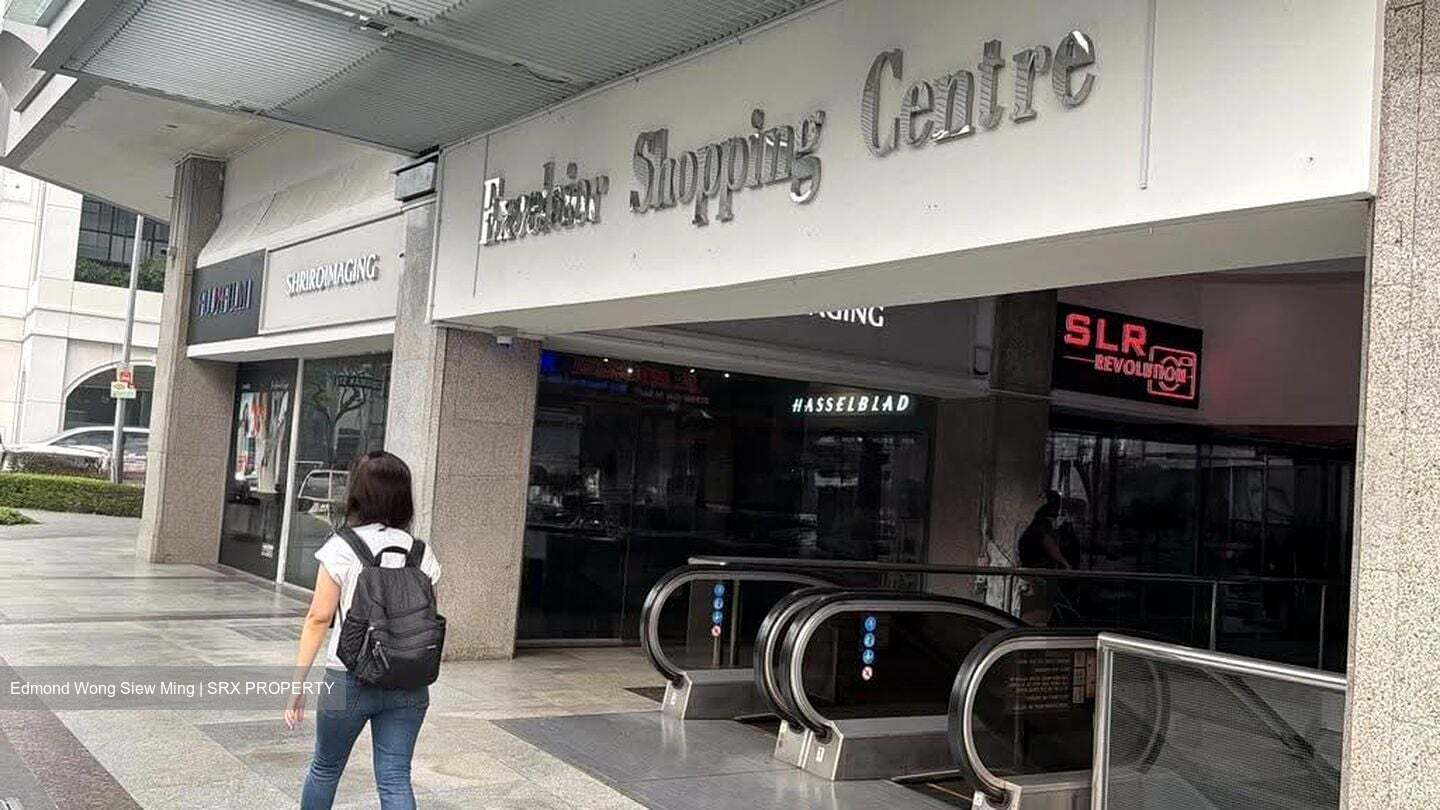 Excelsior Shopping Centre (D6), Shop House #633261101